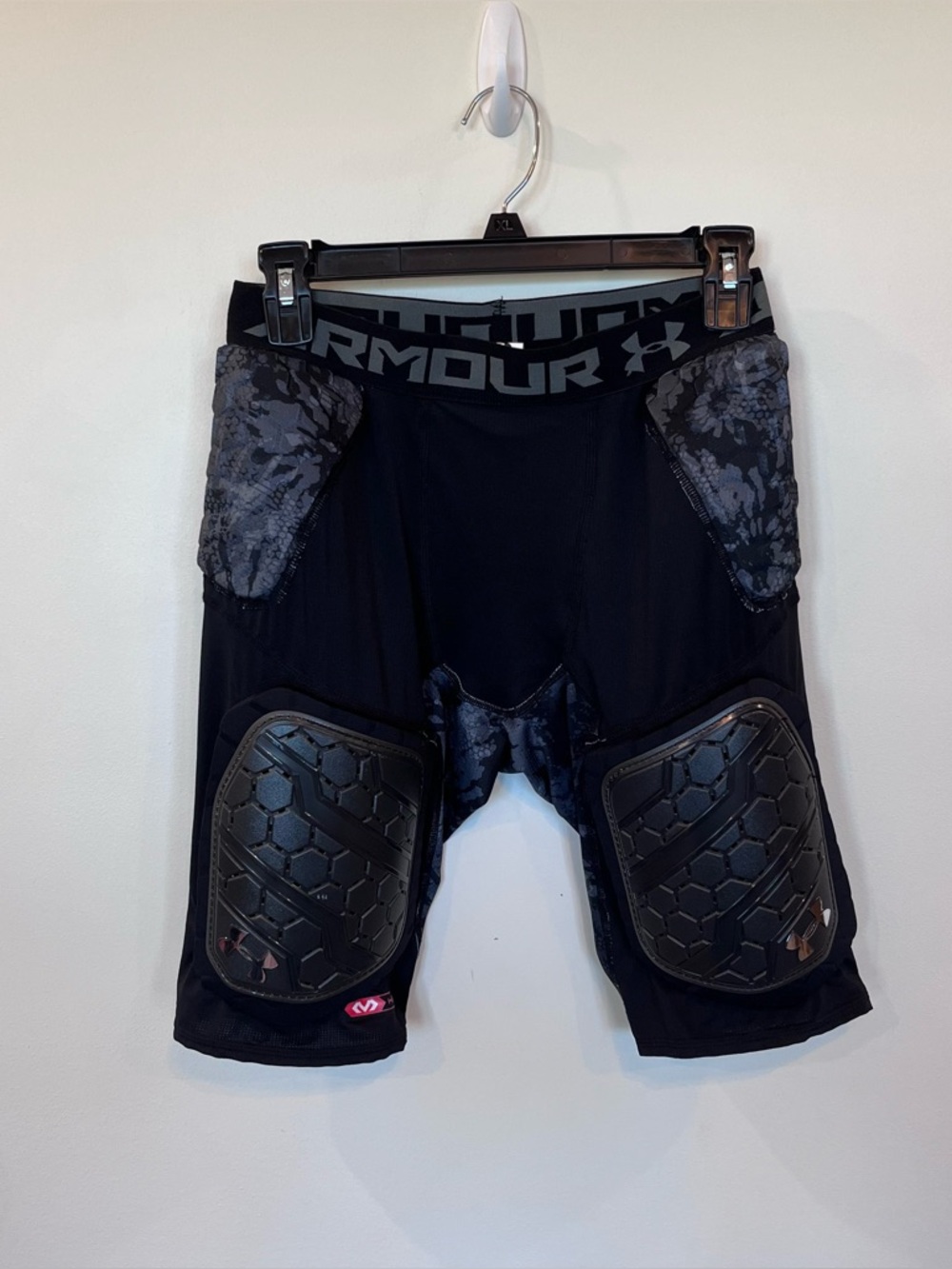 Under Armour Men Gameday Hex Armour Pro 5-Pad Girdle Football BLACK SZ Large NFL